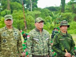 Wapang TNI Dampingi Menhan RI Tinjau Kesiapan Yonif TP 805/KSW di Papua Barat