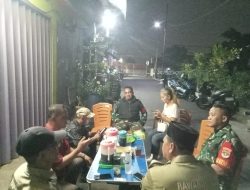 Patroli/Siskamling Keliling, Babinsa Koramil 01/Jatinegara Perkuat Jaga Keamanan Lingkungan