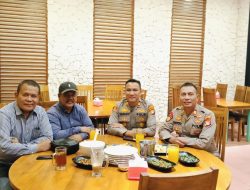 Jaga Jakarta On The Spot : Kapolsek Bekasi Barat Sambangi Tokoh Masyarakat, Perkuat Sinergi Jaga Kamtibmas